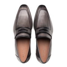 Load image into Gallery viewer, Avenue Rubber Sole Penny Loafer
