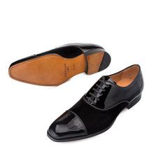 Load image into Gallery viewer, Mezlan Pio Shoes in Black
