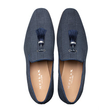 Load image into Gallery viewer, Laser-Print Suede Tassel Pump
